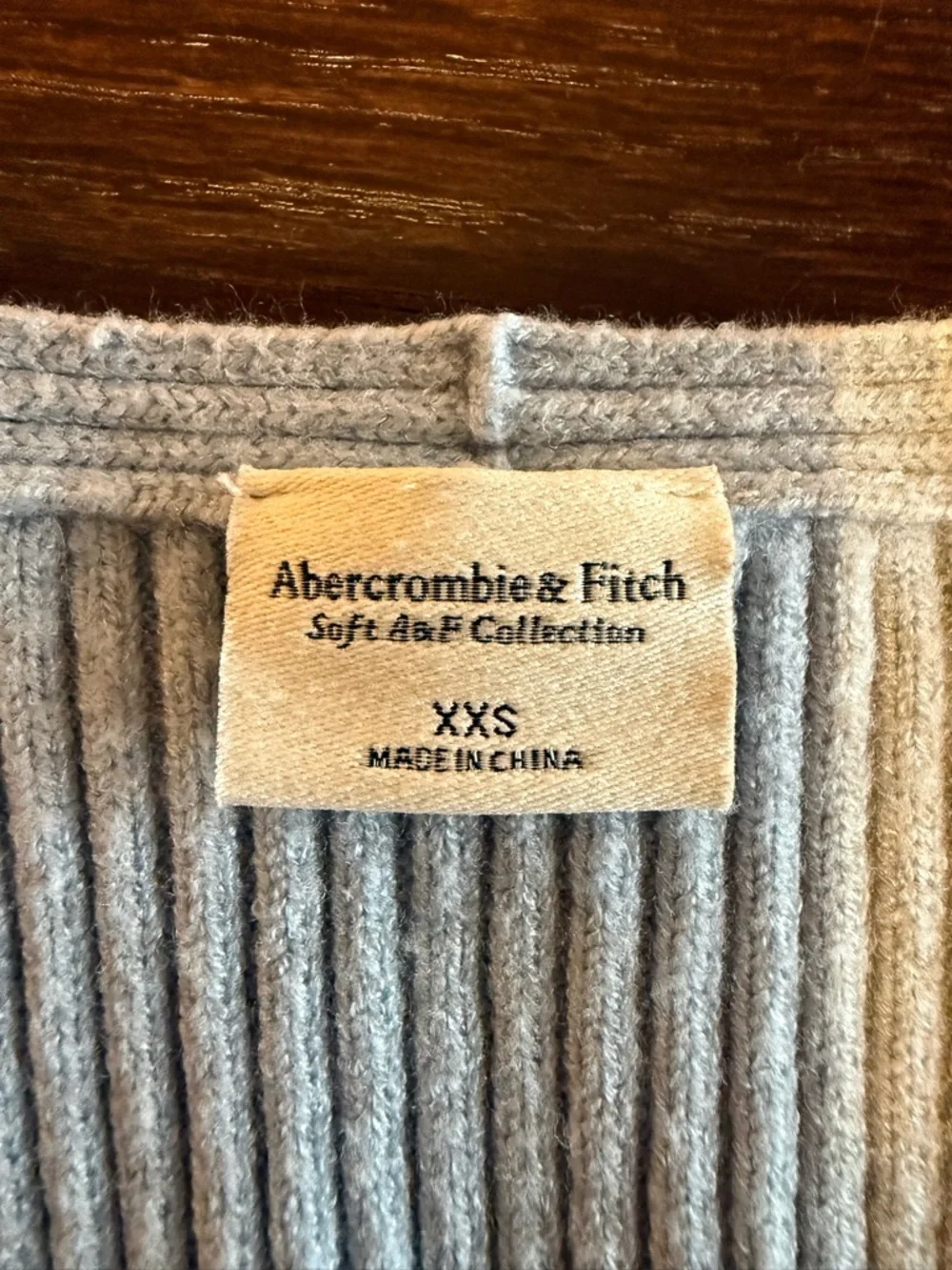 Abercrombie & Fitch Light Blue Ribbed V-Neck Sweater - Picture 5 of 8